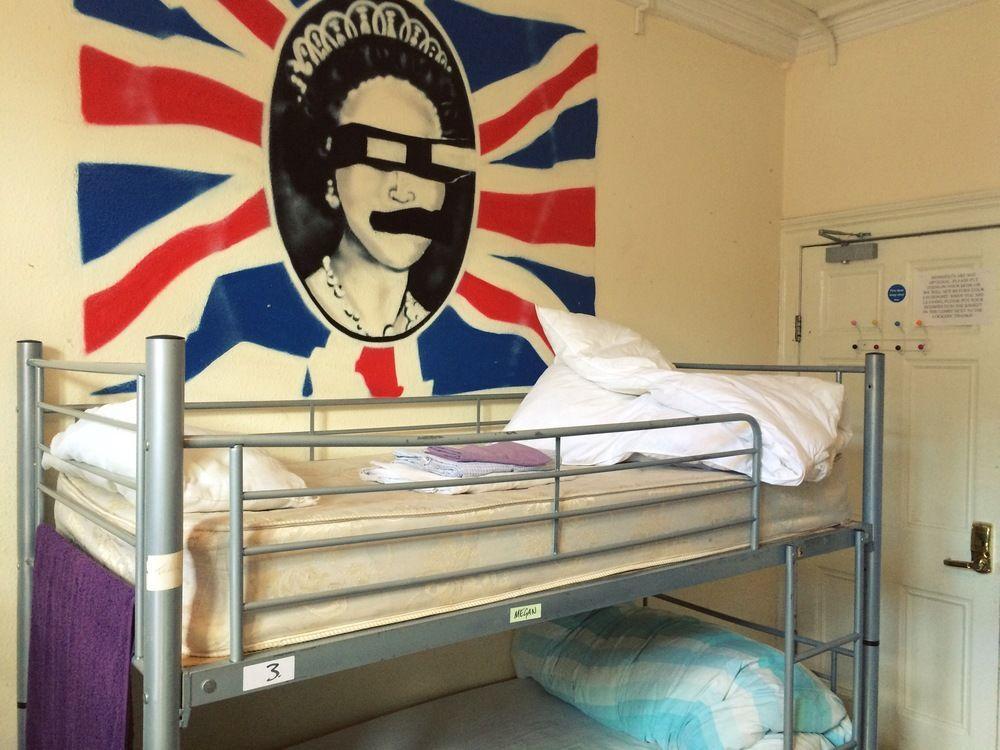 Hootananny Hostel Лондон Экстерьер фото