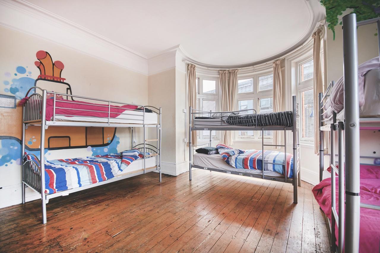 Hootananny Hostel Лондон Экстерьер фото