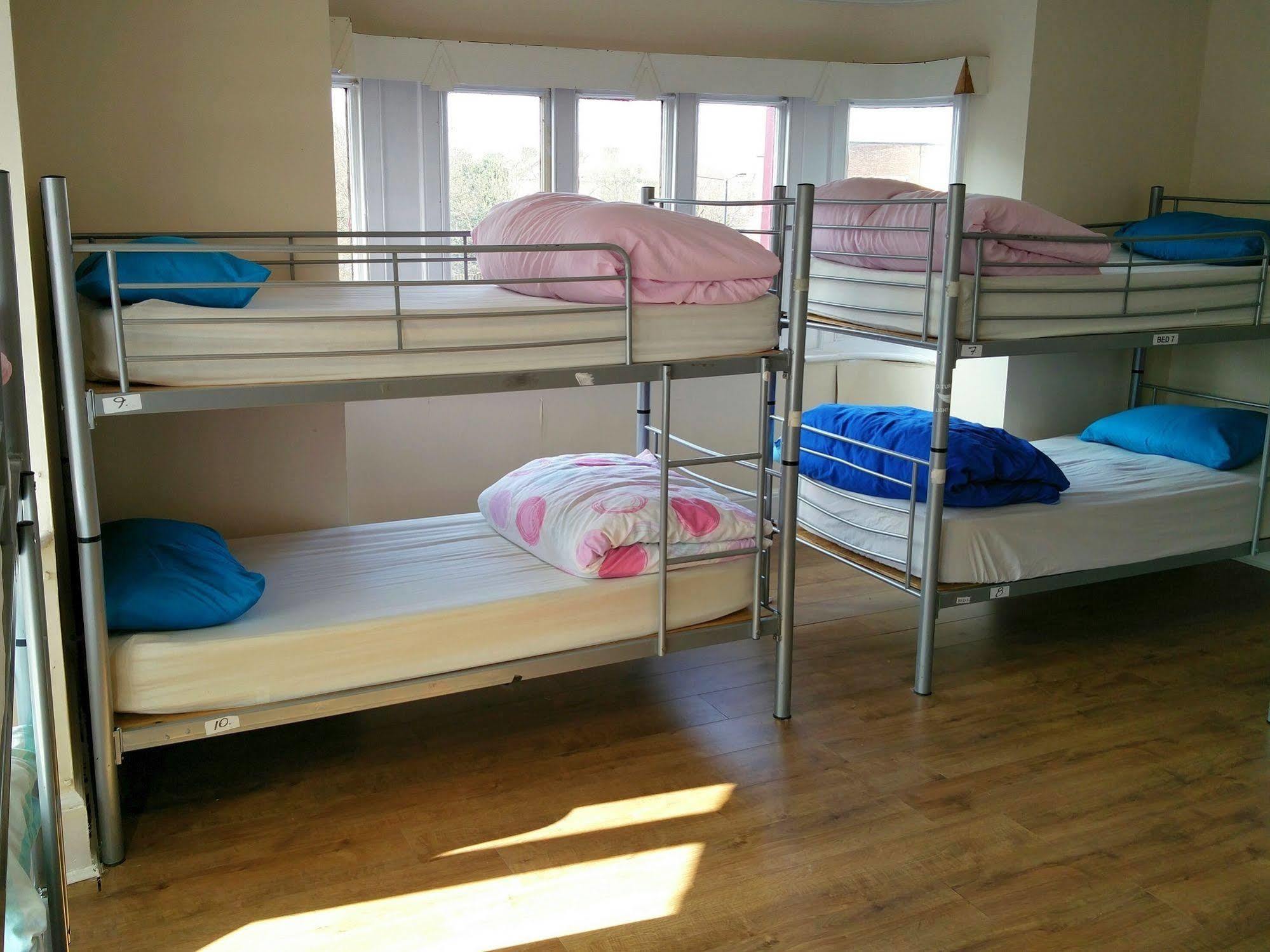 Hootananny Hostel Лондон Экстерьер фото